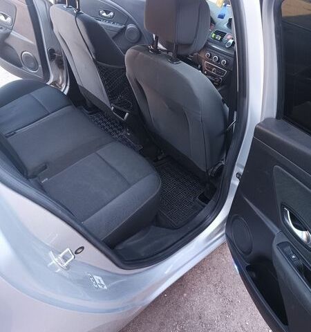 Серый Рено Меган, объемом двигателя 1.6 л и пробегом 180 тыс. км за 7500 $, фото 7 на Automoto.ua