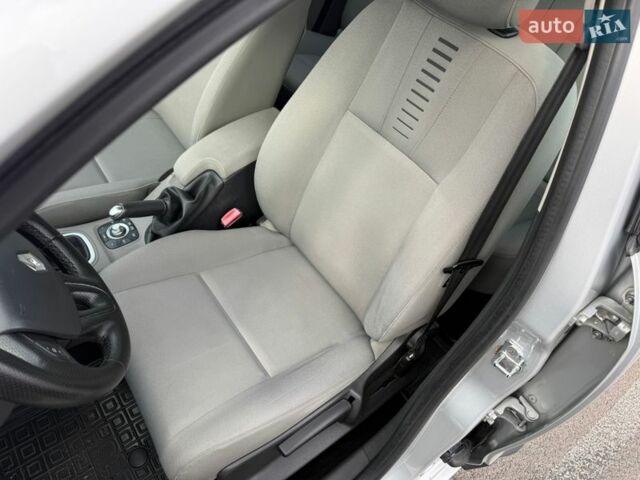 Серый Рено Меган, объемом двигателя 1.46 л и пробегом 310 тыс. км за 5649 $, фото 12 на Automoto.ua