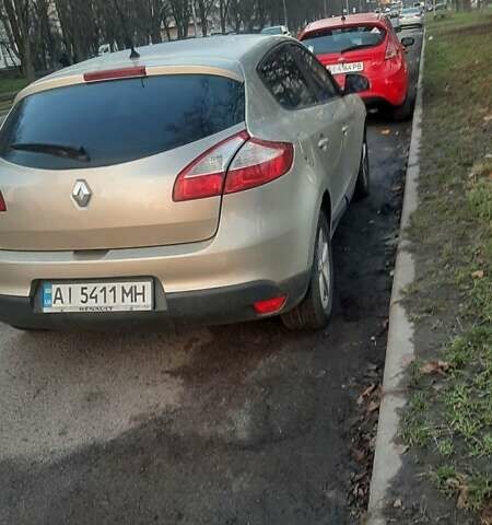 Серый Рено Меган, объемом двигателя 1.6 л и пробегом 215 тыс. км за 5999 $, фото 3 на Automoto.ua