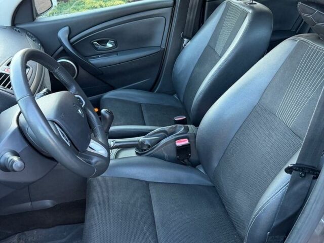 Сірий Рено Меган, об'ємом двигуна 1.5 л та пробігом 225 тис. км за 5200 $, фото 8 на Automoto.ua