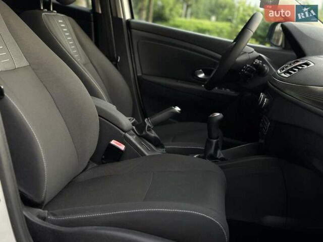 Серый Рено Меган, объемом двигателя 1.6 л и пробегом 168 тыс. км за 6500 $, фото 4 на Automoto.ua