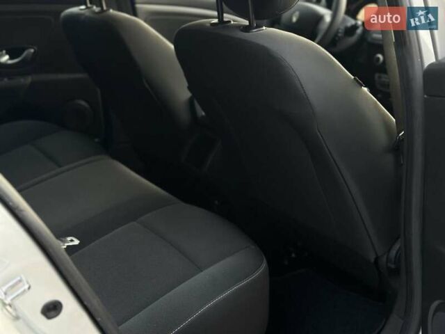 Серый Рено Меган, объемом двигателя 1.6 л и пробегом 168 тыс. км за 6500 $, фото 19 на Automoto.ua