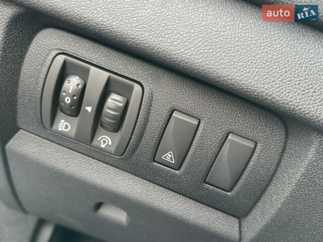 Серый Рено Меган, объемом двигателя 1.6 л и пробегом 249 тыс. км за 6700 $, фото 24 на Automoto.ua