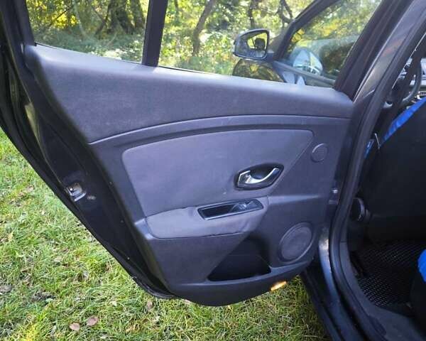 Серый Рено Меган, объемом двигателя 1.46 л и пробегом 178 тыс. км за 5600 $, фото 10 на Automoto.ua