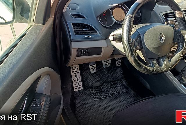Сірий Рено Меган, об'ємом двигуна 1.5 л та пробігом 235 тис. км за 5500 $, фото 9 на Automoto.ua