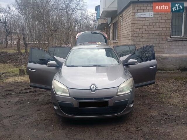 Серый Рено Меган, объемом двигателя 1.46 л и пробегом 296 тыс. км за 5300 $, фото 17 на Automoto.ua