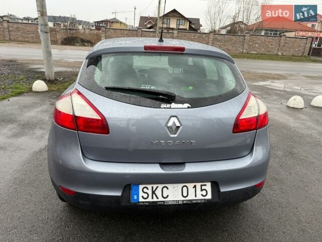 Сірий Рено Меган, об'ємом двигуна 1.6 л та пробігом 240 тис. км за 6750 $, фото 3 на Automoto.ua