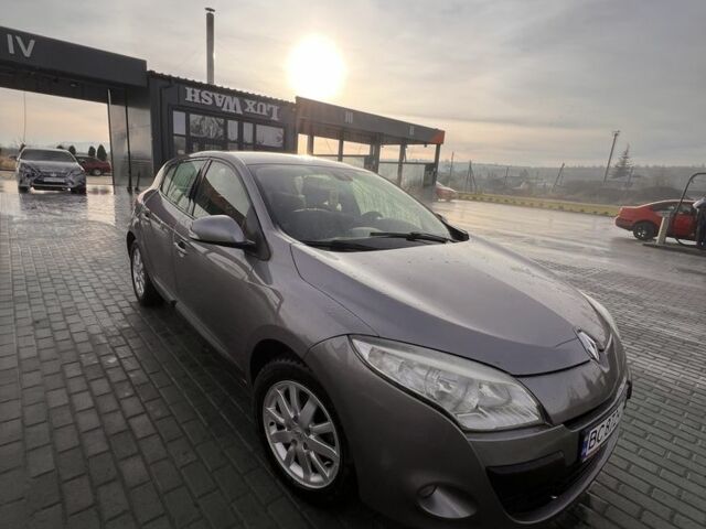 Серый Рено Меган, объемом двигателя 1.6 л и пробегом 181 тыс. км за 6600 $, фото 1 на Automoto.ua