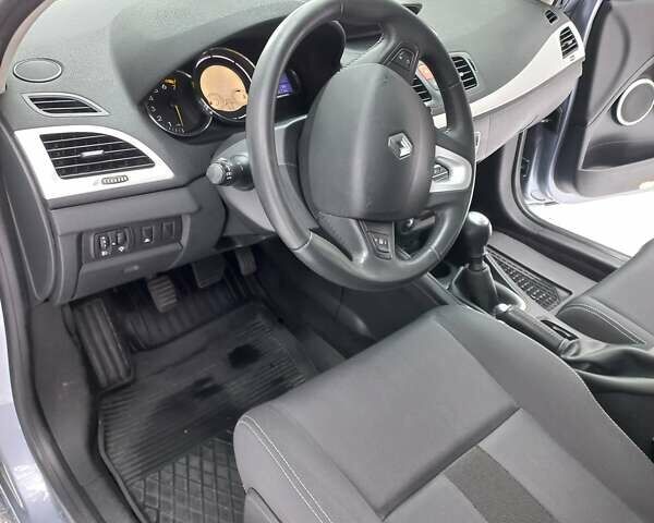 Серый Рено Меган, объемом двигателя 1.4 л и пробегом 210 тыс. км за 6300 $, фото 9 на Automoto.ua