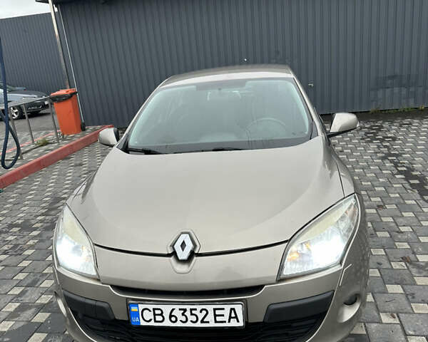 Серый Рено Меган, объемом двигателя 1.6 л и пробегом 248 тыс. км за 6800 $, фото 2 на Automoto.ua