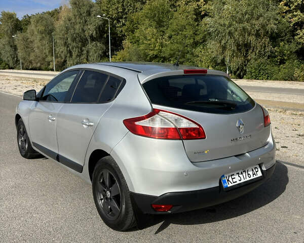 Сірий Рено Меган, об'ємом двигуна 1.6 л та пробігом 156 тис. км за 6699 $, фото 3 на Automoto.ua
