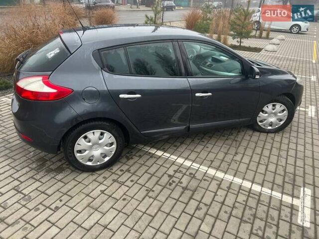 Серый Рено Меган, объемом двигателя 1.46 л и пробегом 250 тыс. км за 5600 $, фото 2 на Automoto.ua