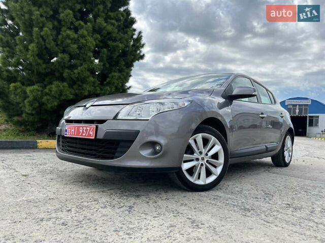 Сірий Рено Меган, об'ємом двигуна 1.6 л та пробігом 191 тис. км за 7600 $, фото 1 на Automoto.ua