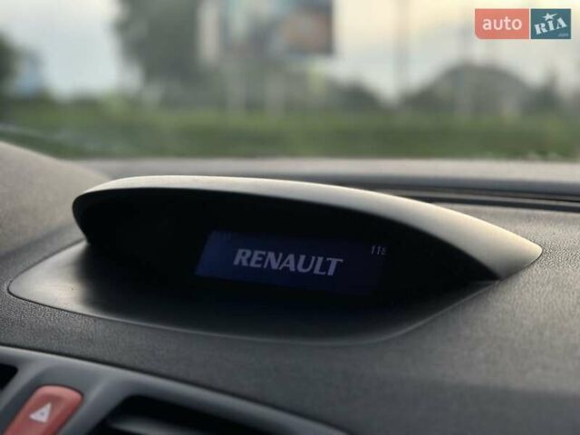 Серый Рено Меган, объемом двигателя 1.6 л и пробегом 168 тыс. км за 6500 $, фото 2 на Automoto.ua