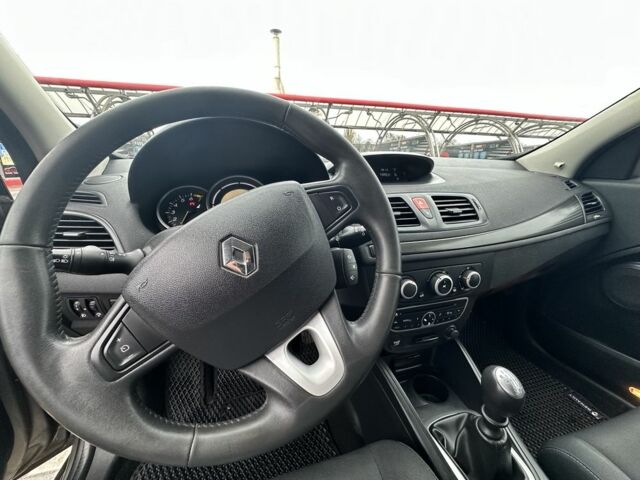 Серый Рено Меган, объемом двигателя 1.6 л и пробегом 248 тыс. км за 6800 $, фото 22 на Automoto.ua