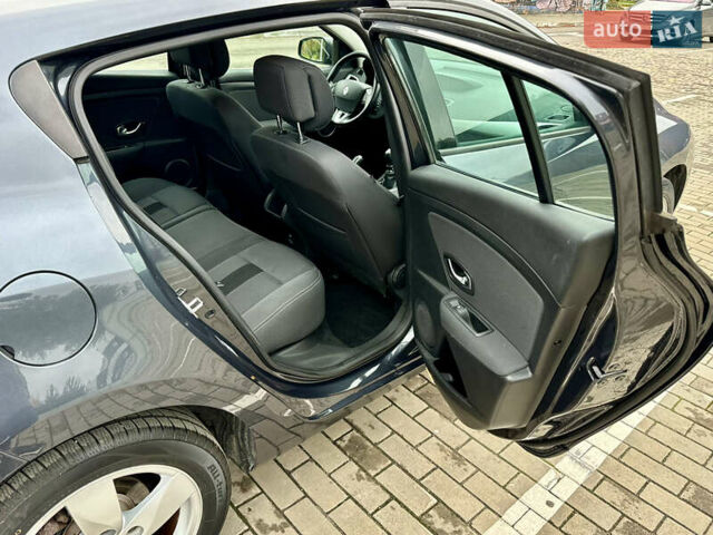 Серый Рено Меган, объемом двигателя 1.6 л и пробегом 164 тыс. км за 8000 $, фото 32 на Automoto.ua