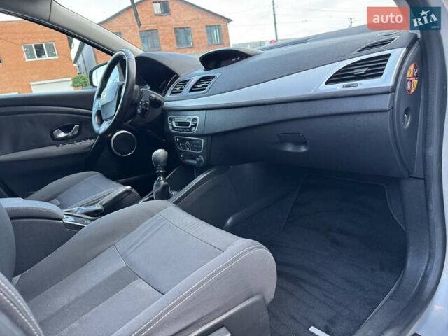 Серый Рено Меган, объемом двигателя 1.6 л и пробегом 180 тыс. км за 6550 $, фото 33 на Automoto.ua