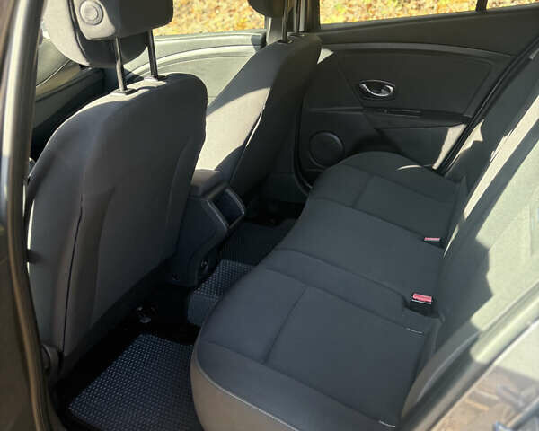 Серый Рено Меган, объемом двигателя 1.6 л и пробегом 303 тыс. км за 6500 $, фото 25 на Automoto.ua