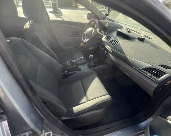 Рено Меган 2010 в Днепре (Днепропетровске) на Automoto.ua Серый Рено Меган, объемом двигателя 1.5 л и пробегом 326 тыс. км за 5550 $, фото 15 на Automoto.ua