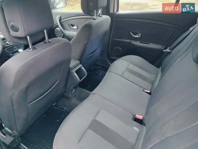 Серый Рено Меган, объемом двигателя 1.4 л и пробегом 247 тыс. км за 5900 $, фото 19 на Automoto.ua