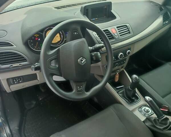 Серый Рено Меган, объемом двигателя 1.46 л и пробегом 296 тыс. км за 7000 $, фото 11 на Automoto.ua