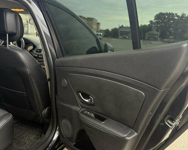 Рено Меган 2011 у Полтаві на Automoto.ua Сірий Рено Меган, об'ємом двигуна 1.46 л та пробігом 287 тис. км за 6600 $, фото 14 на Automoto.ua