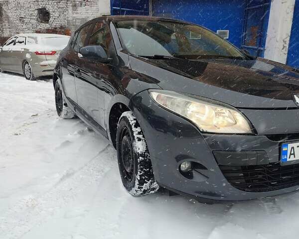 Серый Рено Меган, объемом двигателя 1.46 л и пробегом 296 тыс. км за 7000 $, фото 2 на Automoto.ua