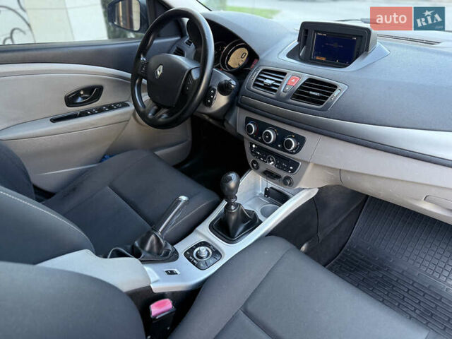 Сірий Рено Меган, об'ємом двигуна 1.46 л та пробігом 221 тис. км за 6100 $, фото 52 на Automoto.ua