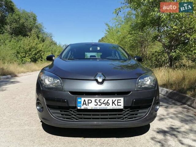 Серый Рено Меган, объемом двигателя 1.46 л и пробегом 190 тыс. км за 7200 $, фото 7 на Automoto.ua
