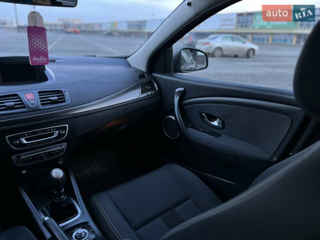 Серый Рено Меган, объемом двигателя 1.46 л и пробегом 220 тыс. км за 6700 $, фото 23 на Automoto.ua