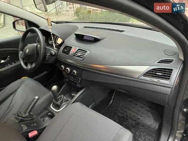 Сірий Рено Меган, об'ємом двигуна 1.46 л та пробігом 229 тис. км за 5500 $, фото 24 на Automoto.ua