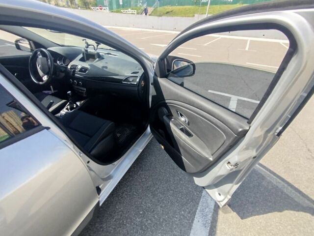 Серый Рено Меган, объемом двигателя 1.5 л и пробегом 214 тыс. км за 7300 $, фото 1 на Automoto.ua