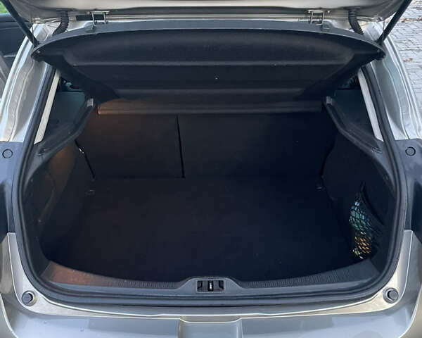 Сірий Рено Меган, об'ємом двигуна 1.46 л та пробігом 255 тис. км за 7700 $, фото 18 на Automoto.ua