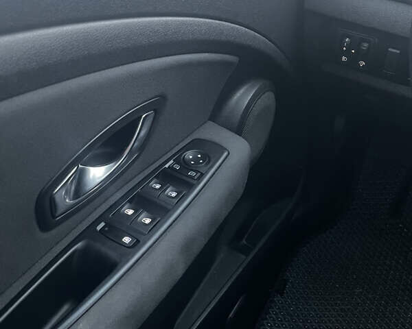 Серый Рено Меган, объемом двигателя 1.6 л и пробегом 188 тыс. км за 6700 $, фото 14 на Automoto.ua