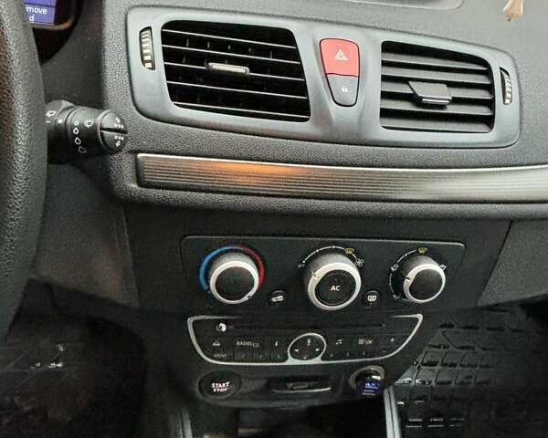 Сірий Рено Меган, об'ємом двигуна 1.46 л та пробігом 229 тис. км за 5500 $, фото 10 на Automoto.ua