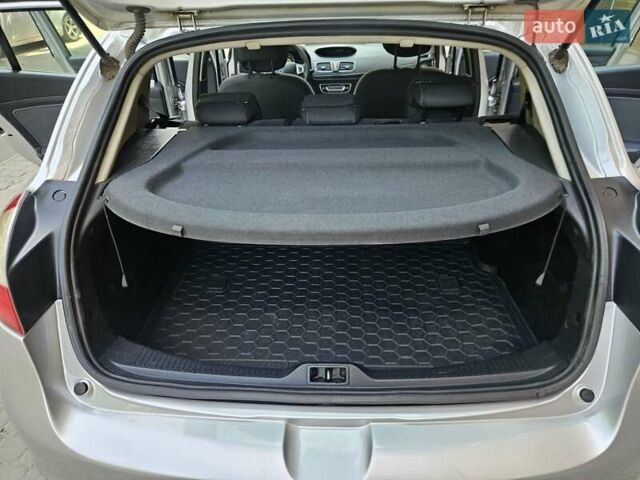 Серый Рено Меган, объемом двигателя 1.5 л и пробегом 288 тыс. км за 5800 $, фото 12 на Automoto.ua