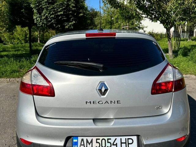 Рено Меган 2011 у Запоріжжя на Automoto.ua Сірий Рено Меган, об'ємом двигуна 1.5 л та пробігом 290 тис. км за 5700 $, фото 1 на Automoto.ua