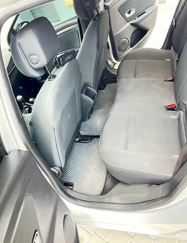 Рено Меган 2011 в Виннице на Automoto.ua Серый Рено Меган, объемом двигателя 1.6 л и пробегом 279 тыс. км за 6700 $, фото 11 на Automoto.ua