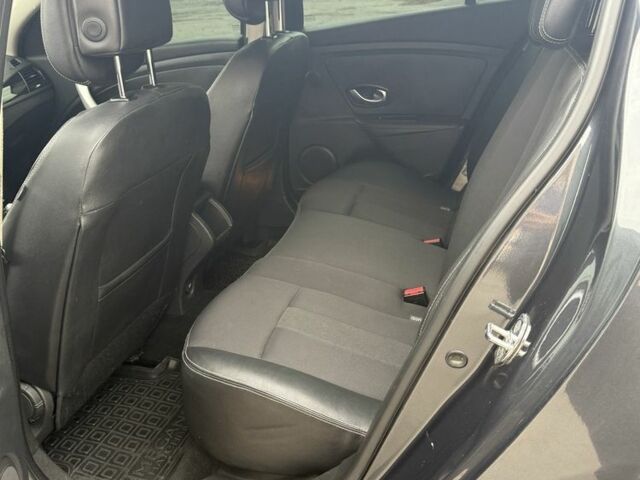 Сірий Рено Меган, об'ємом двигуна 1.5 л та пробігом 287 тис. км за 6800 $, фото 9 на Automoto.ua