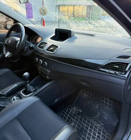 Серый Рено Меган, объемом двигателя 1.4 л и пробегом 176 тыс. км за 5200 $, фото 14 на Automoto.ua