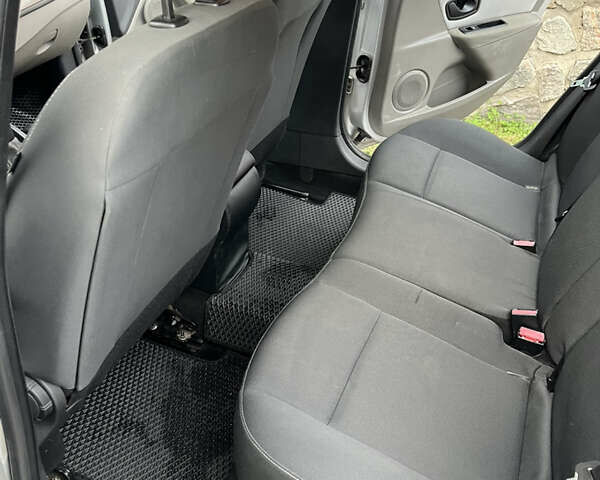 Сірий Рено Меган, об'ємом двигуна 1.5 л та пробігом 251 тис. км за 6200 $, фото 7 на Automoto.ua