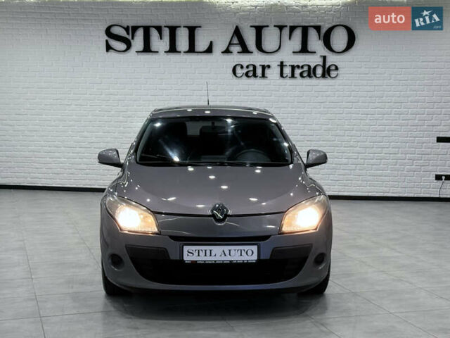 Сірий Рено Меган, об'ємом двигуна 1.46 л та пробігом 221 тис. км за 6100 $, фото 8 на Automoto.ua