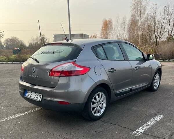 Серый Рено Меган, объемом двигателя 1.5 л и пробегом 211 тыс. км за 7200 $, фото 9 на Automoto.ua