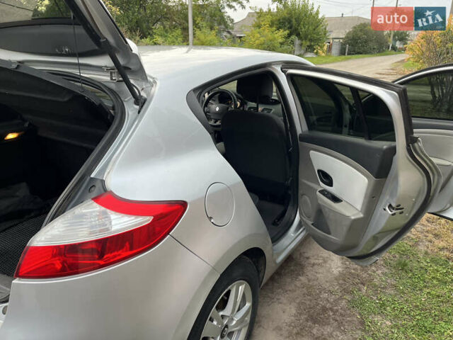 Сірий Рено Меган, об'ємом двигуна 1.5 л та пробігом 251 тис. км за 6200 $, фото 10 на Automoto.ua