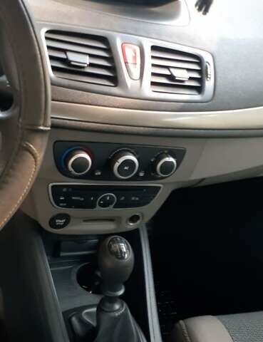 Серый Рено Меган, объемом двигателя 1.5 л и пробегом 282 тыс. км за 7499 $, фото 7 на Automoto.ua