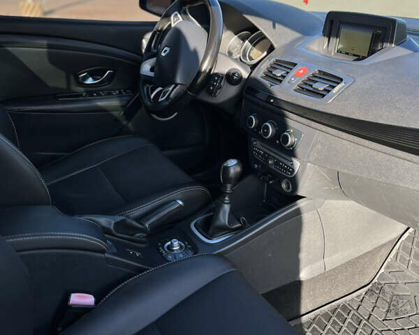 Серый Рено Меган, объемом двигателя 1.4 л и пробегом 175 тыс. км за 5499 $, фото 8 на Automoto.ua