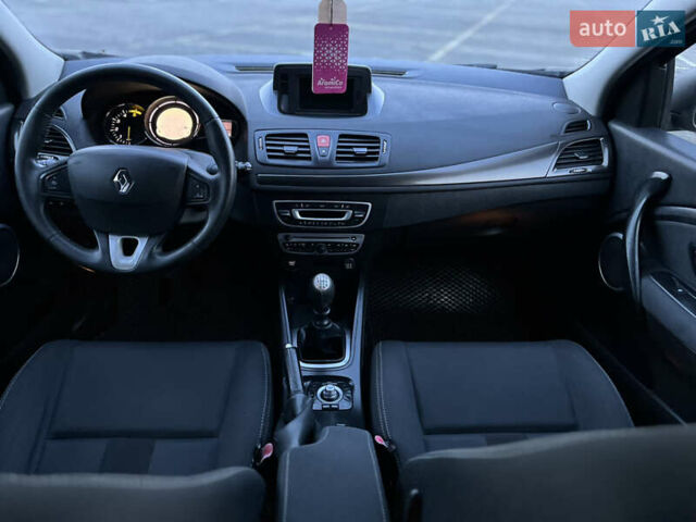 Серый Рено Меган, объемом двигателя 1.46 л и пробегом 220 тыс. км за 6700 $, фото 25 на Automoto.ua