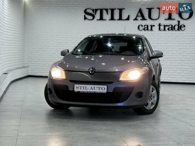 Сірий Рено Меган, об'ємом двигуна 1.46 л та пробігом 221 тис. км за 6100 $, фото 12 на Automoto.ua