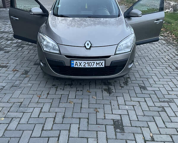 Сірий Рено Меган, об'ємом двигуна 1.46 л та пробігом 255 тис. км за 7700 $, фото 17 на Automoto.ua