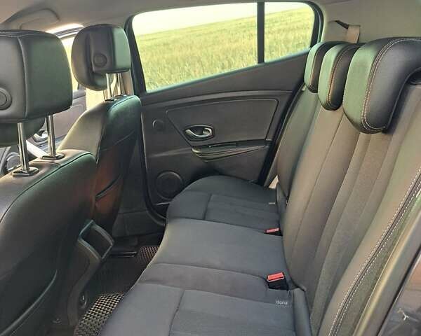 Рено Меган 2011 в Запорожье на Automoto.ua Серый Рено Меган, объемом двигателя 1.4 л и пробегом 227 тыс. км за 7300 $, фото 3 на Automoto.ua